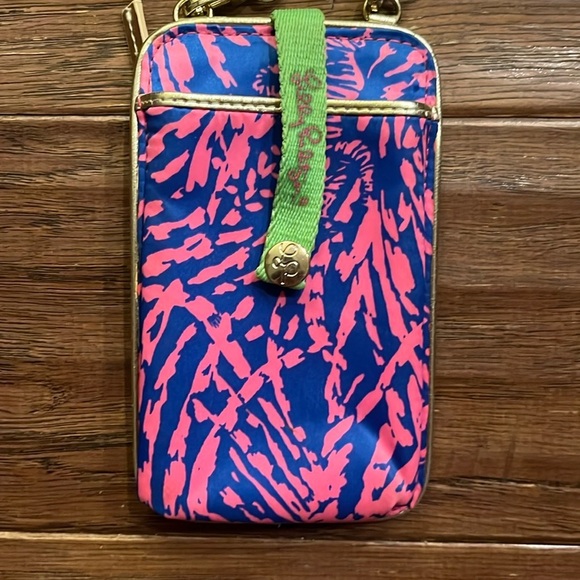 Lilly Pulitzer Rollin in the Grass Wristlet/Crossbody - Picture 2 of 7